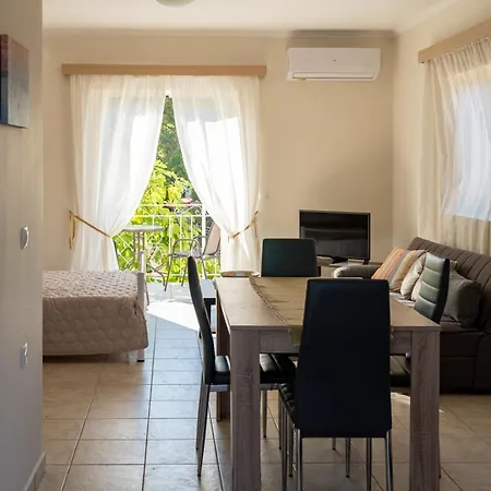 Seaside Harmony Apartment